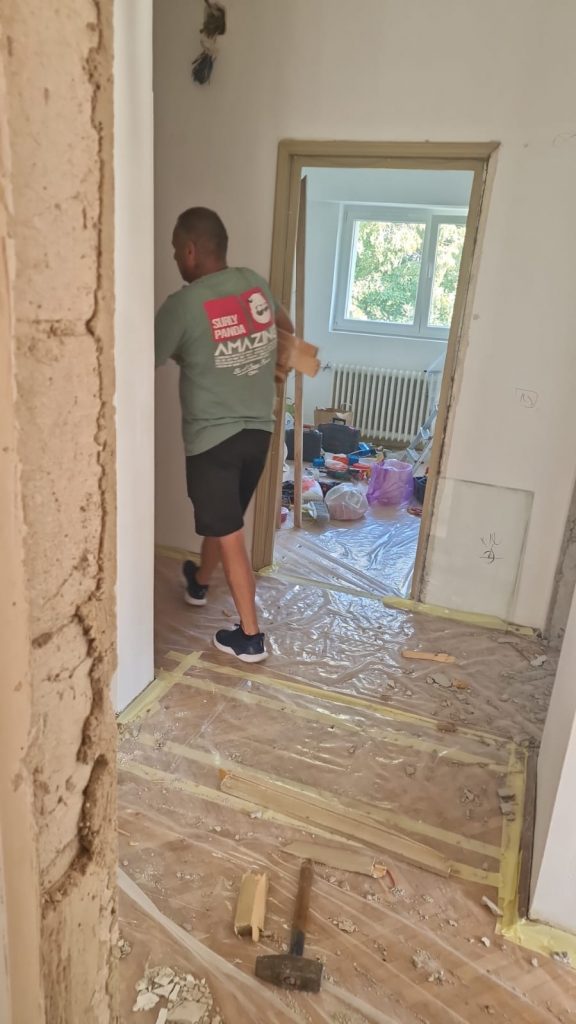 Echipă pregătită pentru decopertare